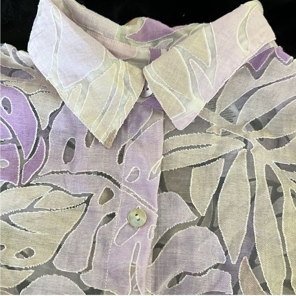Purple tropical sheer print shirt short sleeve shell button front top 🌿 - Picture 3 of 5